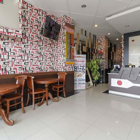 Reddoorz Plus Near Fort Rotterdam Macasar Exterior foto