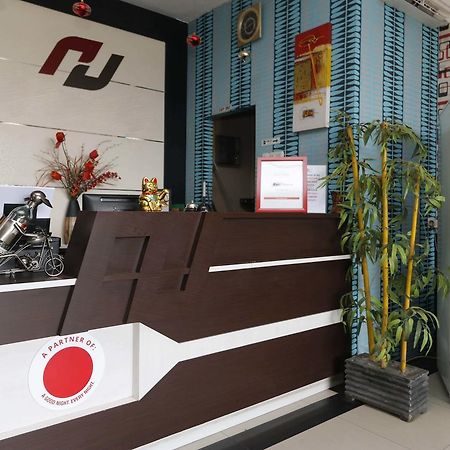 Reddoorz Plus Near Fort Rotterdam Macasar Exterior foto